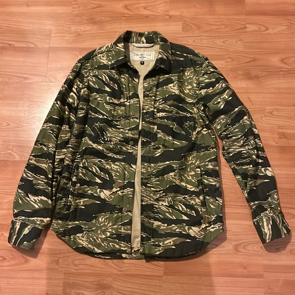 Rogue territory RGT service shirt small tiger camo